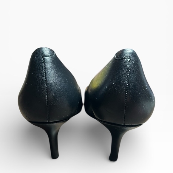 Coach black leather pumps, project pair, as is. - Picture 4 of 8